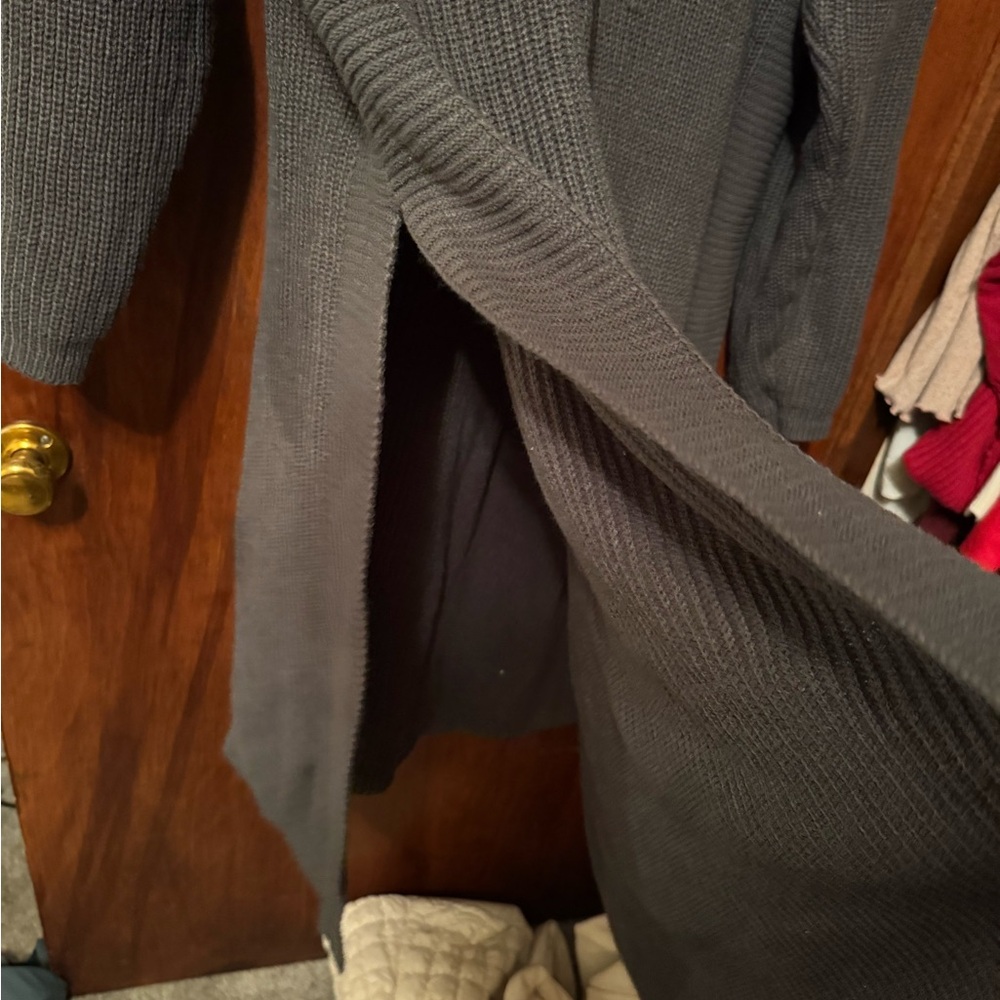 Charcoal Gray Women's Plus Size Sweater - Size 4X - Picture 3 of 5